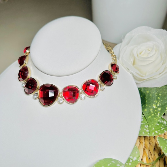 Glamorous Deep Red Colored Faceted Cabochon and Crystal Fashion Necklace - Picture 7 of 14